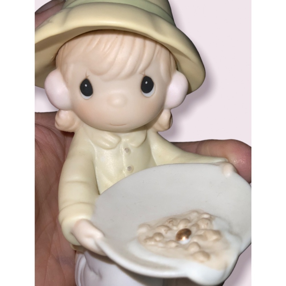 Precious Moments 1985 “You’re One In A Million To Me” Porcelain 5” Figurine - Picture 5 of 6